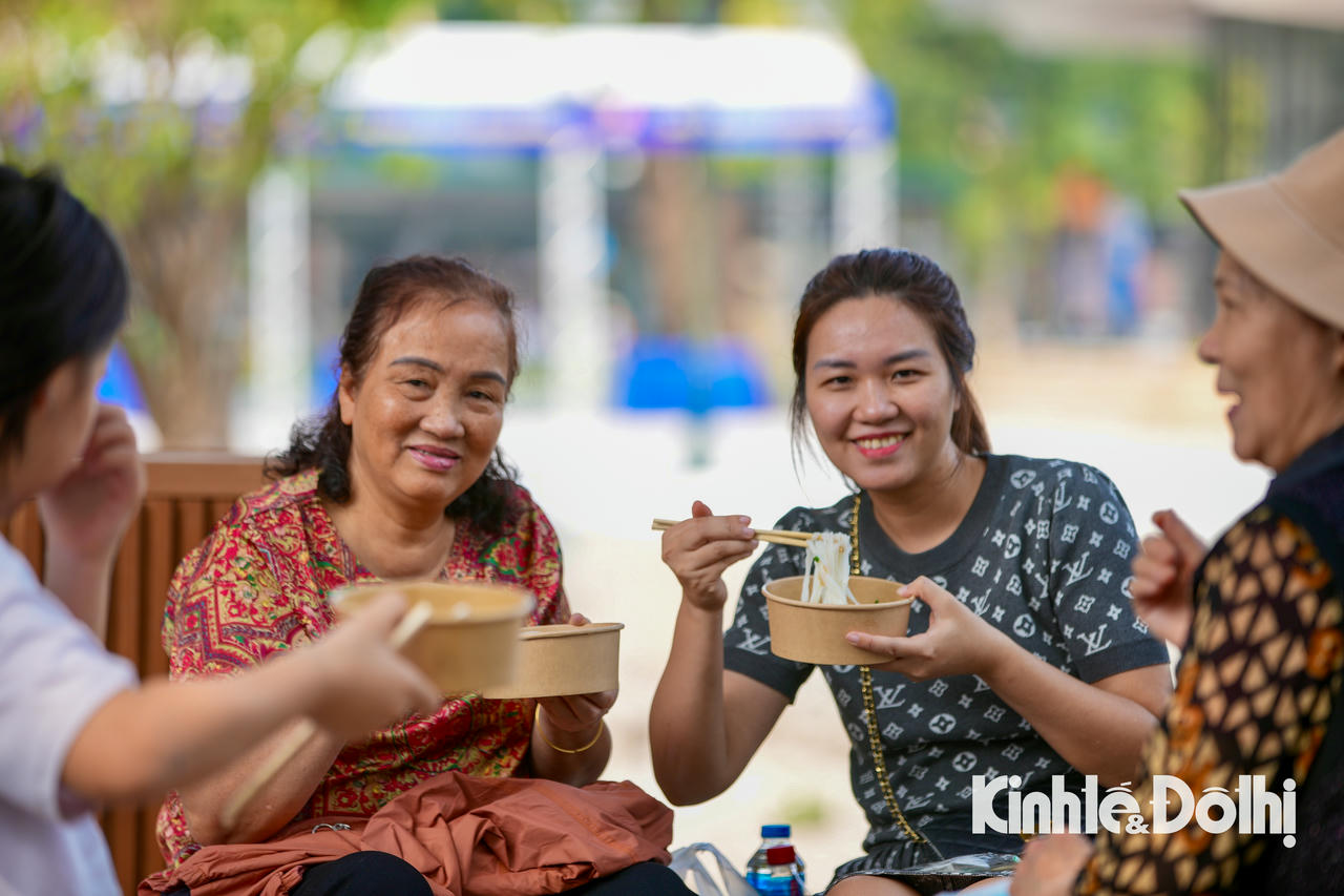 Đưa gia đình tới tham quan và trải nghiệm tại Lễ hội văn hoá ẩm thực Hà Nội, chị Hoàng Thuý Quỳnh cho biết: 