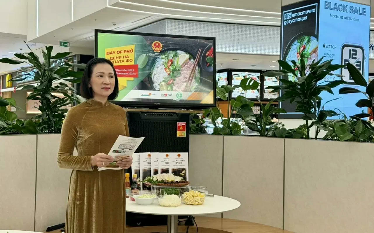 Đại sứ Việt Nam tại Bulgaria Nguyễn Thị Minh Nguyệt phát biểu tại sự kiện. (Nguồn: ĐSQ Việt Nam tại Bulgaria)