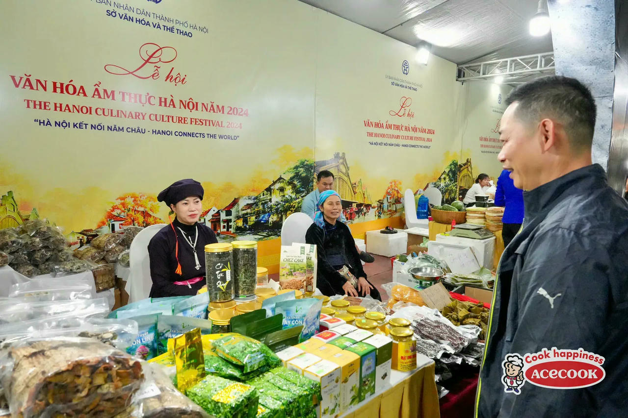 Đưa ẩm thực bước vào công nghiệp văn hóa. 