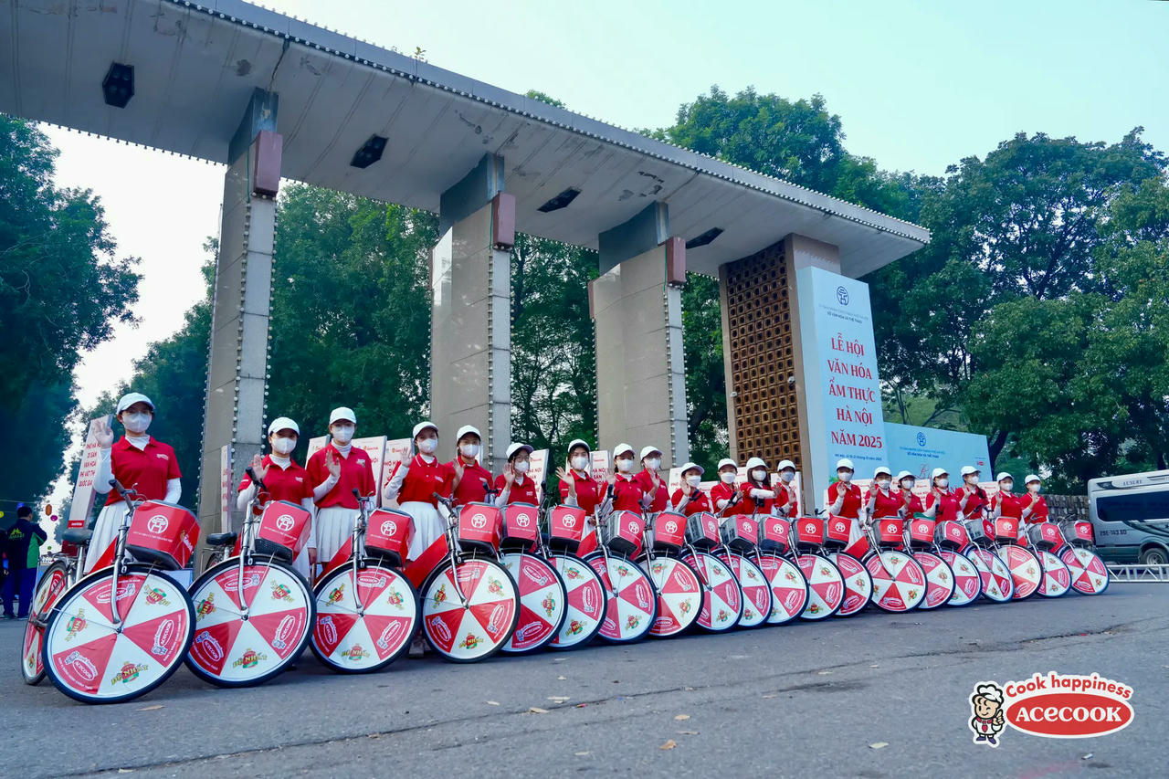 Sáng 19/12, trong khuôn khổ của Lễ hội văn hóa ẩm thực Hà Nội năm 2025 đã diễn ra hành trình roadshow quảng bá Phở Hà Nội qua các di sản tại Thủ đô Hà Nội.