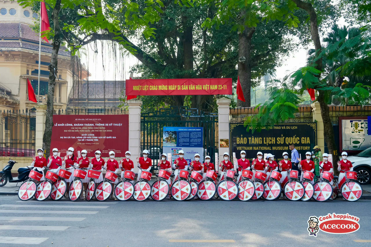 Hành trình roadshow quảng bá Phở Hà Nội check-in tại Bảo tàng lịch sử Quốc gia.