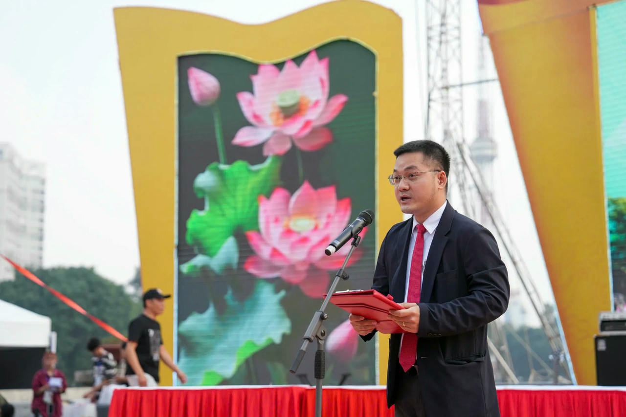 Ông Nguyễn Đức Mẫn, Trưởng phòng Marketing Chi nhánh Hưng Yên - Acecook Việt Nam phát biểu tại hoạt động trong khuôn khổ Lễ hội.