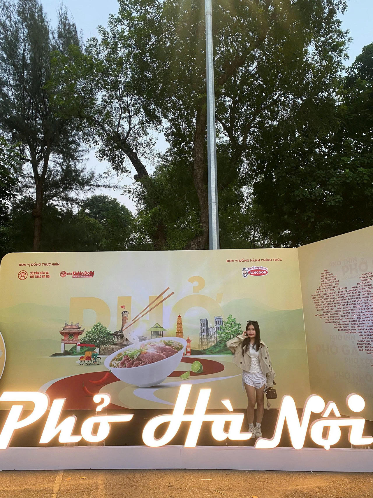 Acecook Việt Nam là đơn vị đồng hành chính thức về việc bảo vệ, phát huy giá trị di sản ẩm thực Phở, phát triển công nghiệp văn hóa Hà Nội.  Ảnh của du khách Hường Thu (hthu83098@gmail.com) gửi tới ban tổ chức.