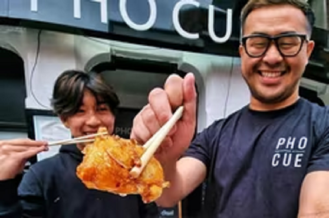 Quán phở Việt Nam xuất hiện trong bức ảnh của Erling Haaland